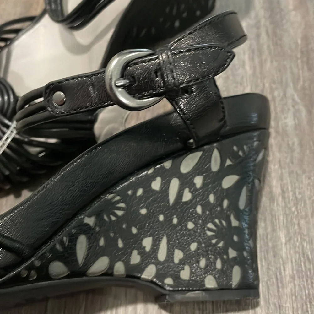 Umberto Raffini black leather wedge sandals EU 40